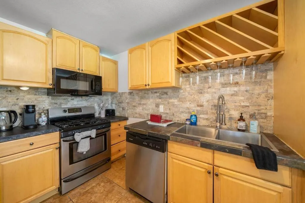 拉斯维加斯Pool House Near Chinatown Vegas Wifl-Sleeps 9别墅 美国