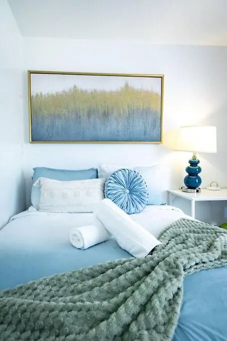 拉斯维加斯Pool House Near Chinatown Vegas Wifl-Sleeps 9别墅 度假居