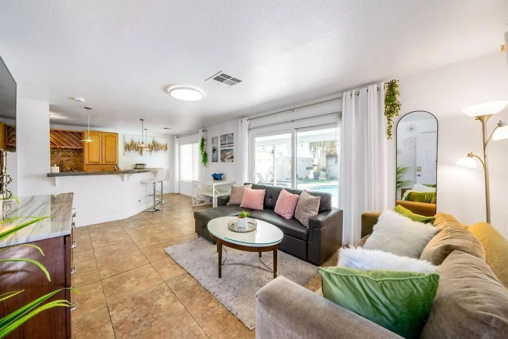 拉斯维加斯Pool House Near Chinatown Vegas Wifl-Sleeps 9别墅 度假居 拉斯维加斯