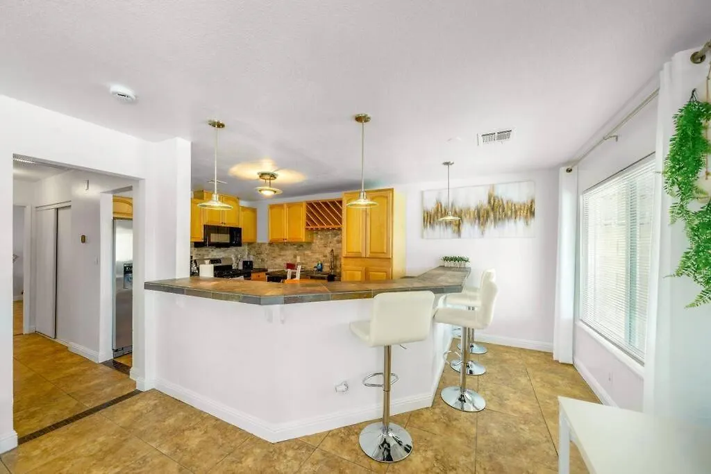 拉斯维加斯Pool House Near Chinatown Vegas Wifl-Sleeps 9别墅 拉斯维加斯
